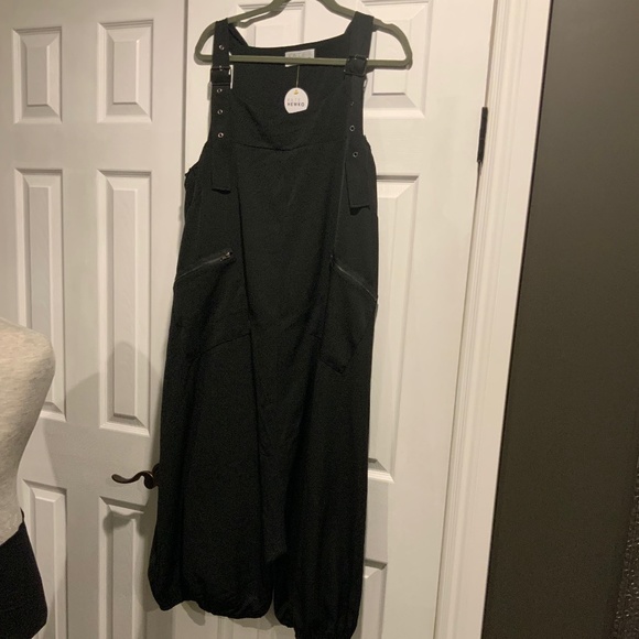 Edgy wide leg romper - Picture 1 of 4